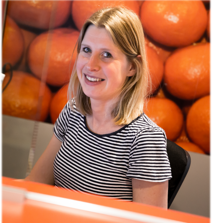 Floor van Holsteijn : Administratief medewerkster<br><br><br><br>